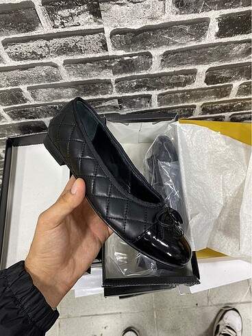 38 Beden siyah Renk CHANEL KAPİTONE BABET