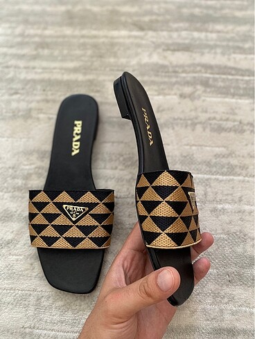 40 Beden PRADA TERLİK