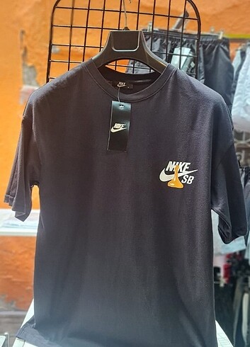 Nike T-shirt