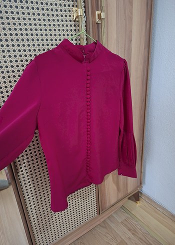 Düğmeli Yüksek Yakalı Pembe Kadın Gömlek - Görsel 2