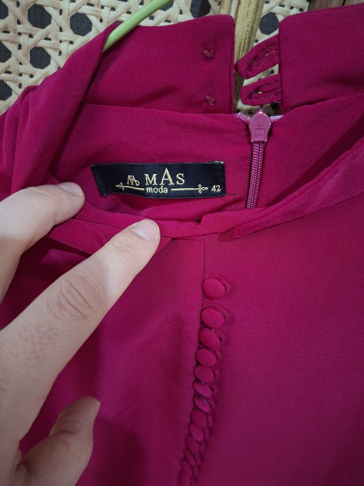 Düğmeli Yüksek Yakalı Pembe Kadın Gömlek - Görsel 4