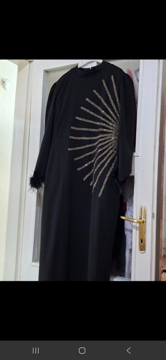 Uzun Siyah Kadın Akşam Elbisesi - Görsel 4