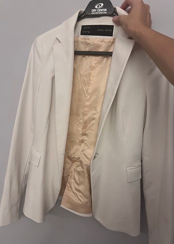 Beyaz Düğmeli Kadın Blazer Ceket