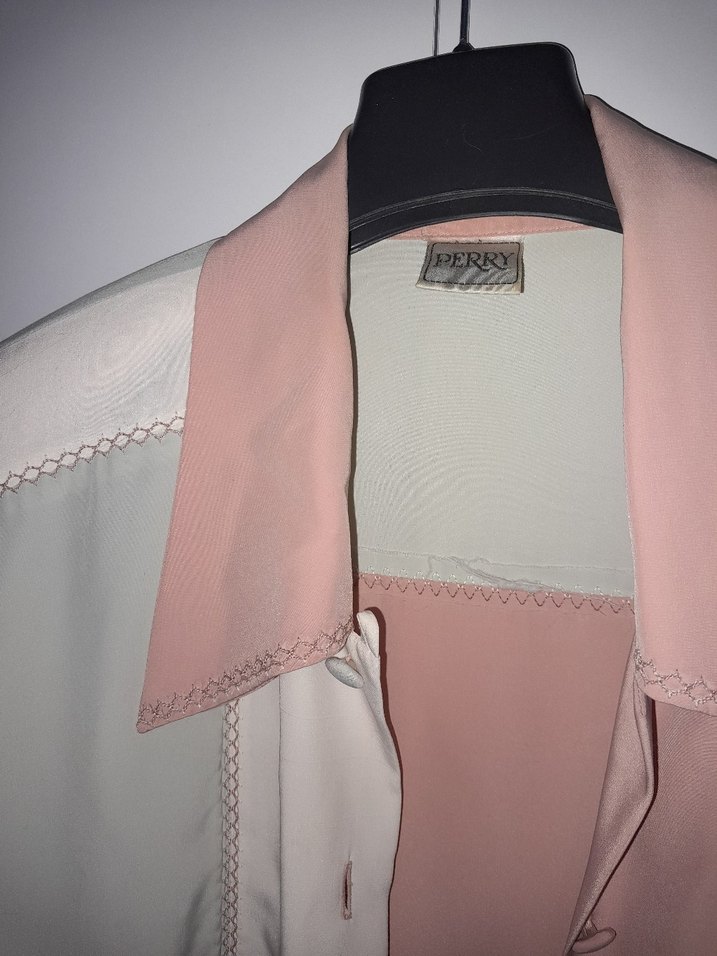 Pudra Beyaz Düğmeli Uzun Kollu Kadın Gömlek M - Görsel 2