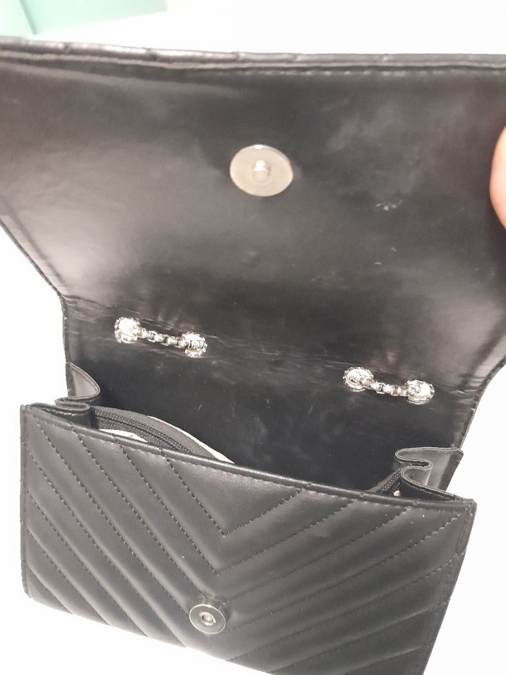 Zincir Detaylı Siyah Deri Çanta - Görsel 4