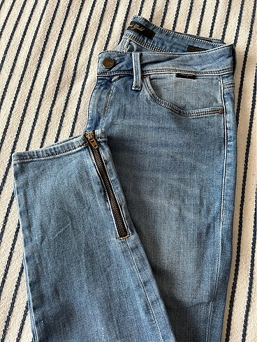 Zara Mavi jean