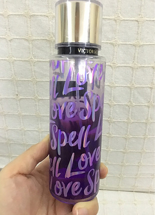 universal Beden mor Renk VICTORIA?S SECRET LOVE SPELL VÜCUT SPREYİ