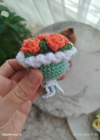 Turuncu Çiçek Desenli Örgü buket anahtarlık charm - Görsel 5