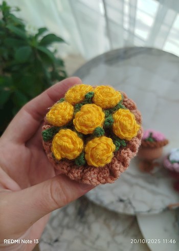 Turuncu Çiçek Desenli Örgü buket anahtarlık charm - Görsel 3