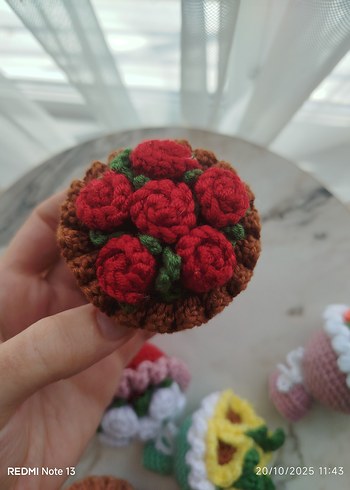 Turuncu Çiçek Desenli Örgü buket anahtarlık charm - Görsel 6