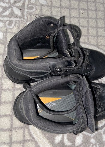 Siyah erkek bot - Görsel 2