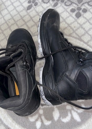 Siyah erkek bot - Görsel 4