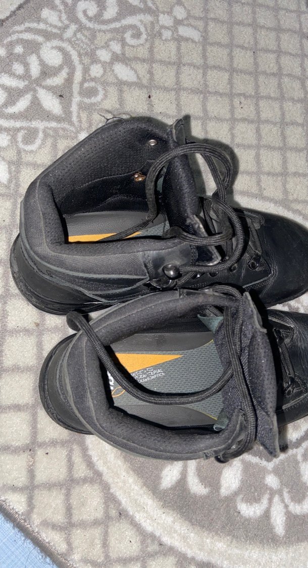 Siyah erkek bot - Görsel 2