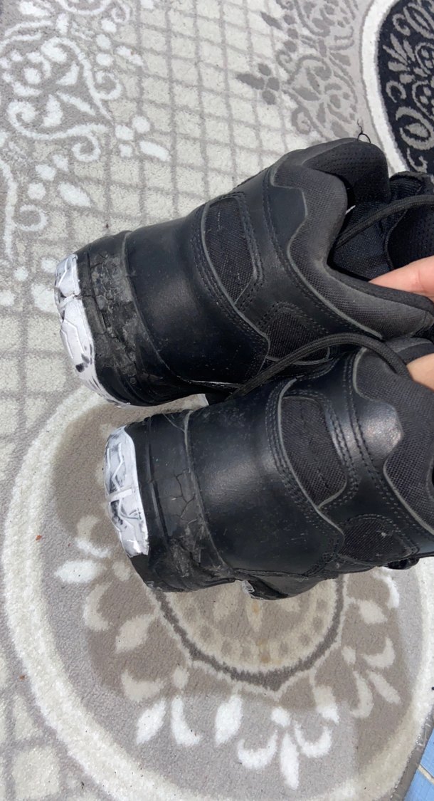 Siyah erkek bot - Görsel 3