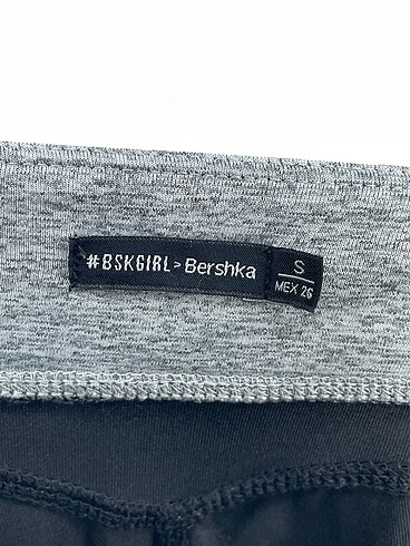 s Beden siyah Renk Bershka Tayt / Spor taytı %70 İndirimli.