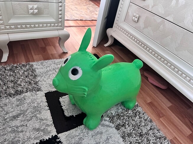  Beden Şişme kedi