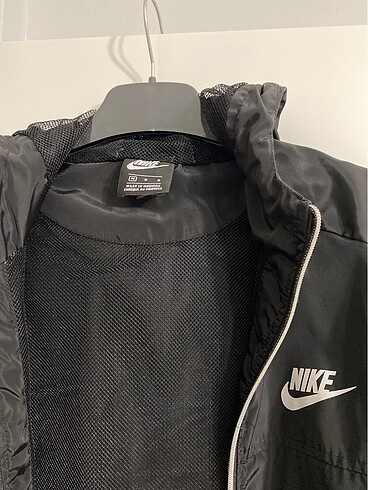 m Beden siyah Renk Nike yağmurluk