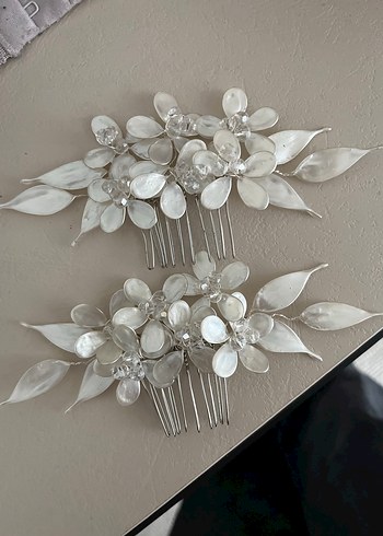 Beyaz Boncuklu Cam Çiçekli Saç Tokası - Görsel 2