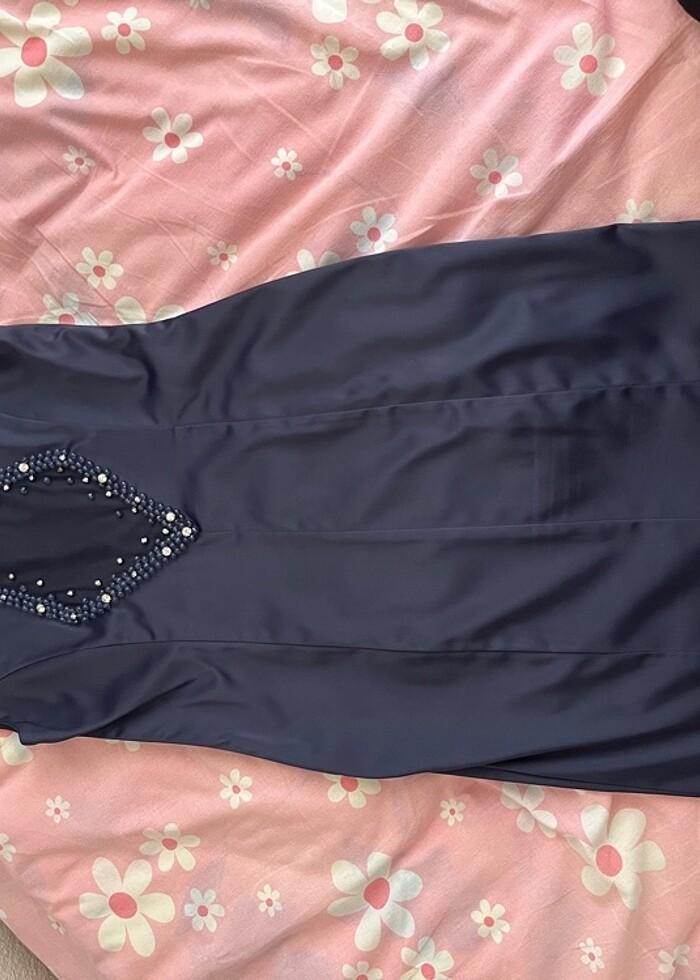 Saten midi boy önde taş detaylı elbise - Görsel 5