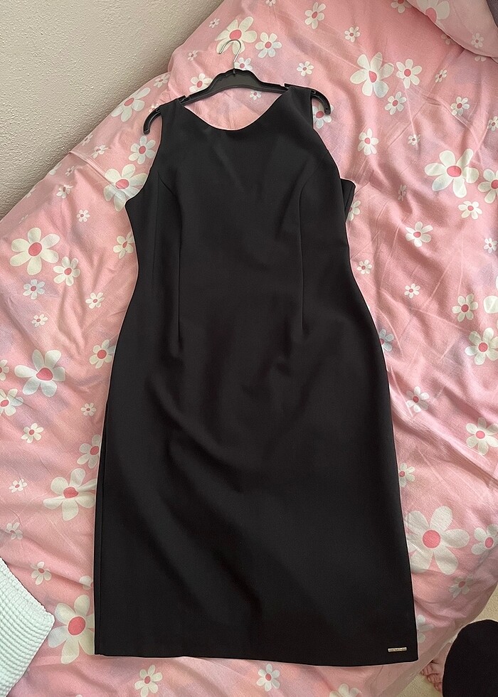 Siyah kumaş elbise sırt detaylı - Görsel 2