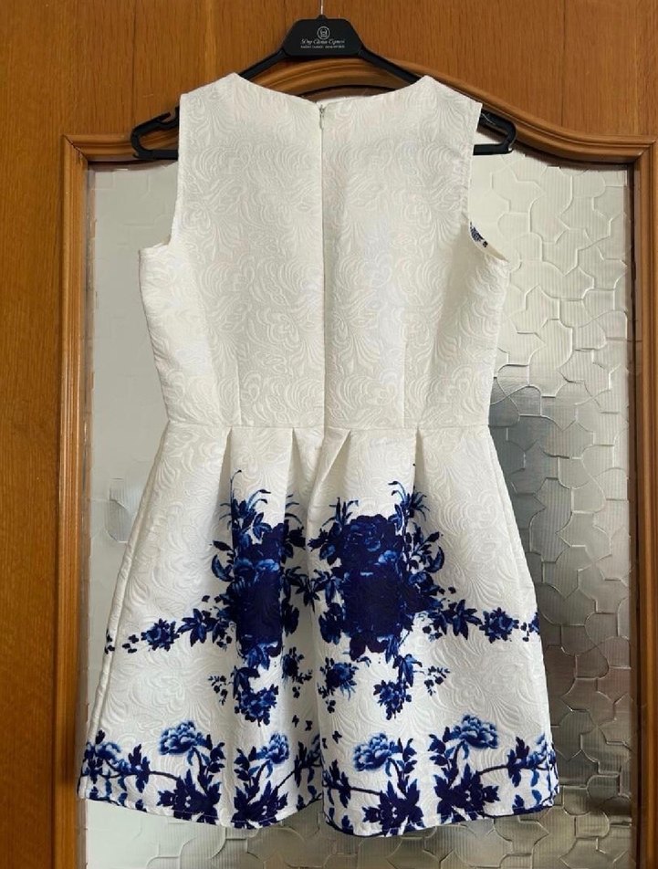 Mavi Çiçek Desenli Kolsuz Elbise - Görsel 2