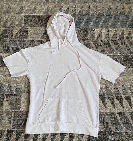 zara kısa kollu hoodie