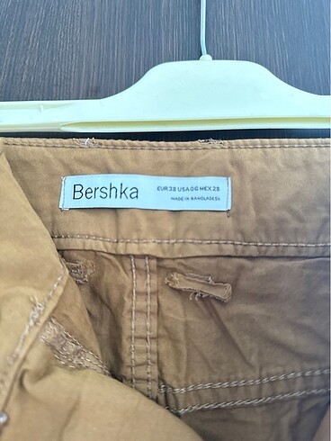 38 Beden BERSHKA sort