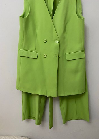 Kadın Yeşil Düğmeli Kolsuz Uzun Blazer - Görsel 3