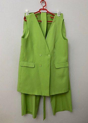 Kadın Yeşil Düğmeli Kolsuz Uzun Blazer - Görsel 4