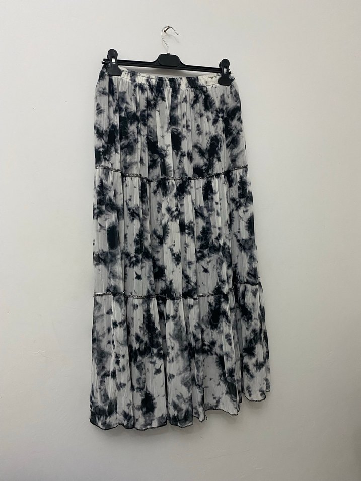 Gri Batik Desenli Pilili Uzun Etek - Görsel 2