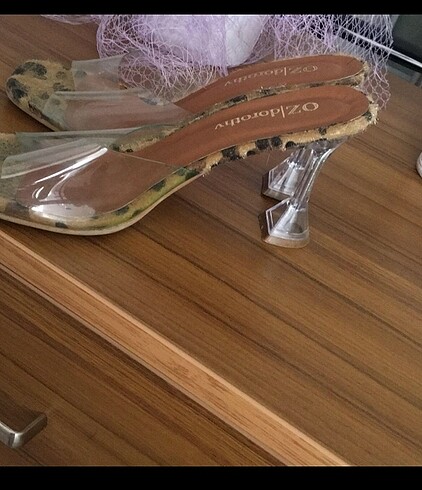 Şeffaf kadeh topuk terlik - Görsel 2