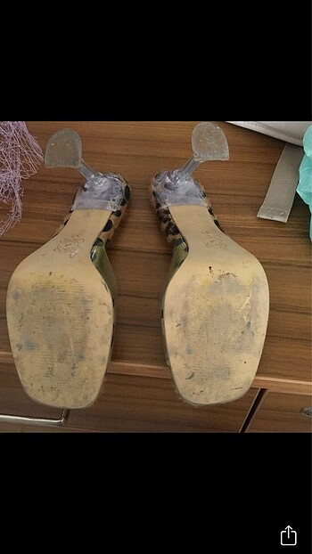 Şeffaf kadeh topuk terlik - Görsel 3