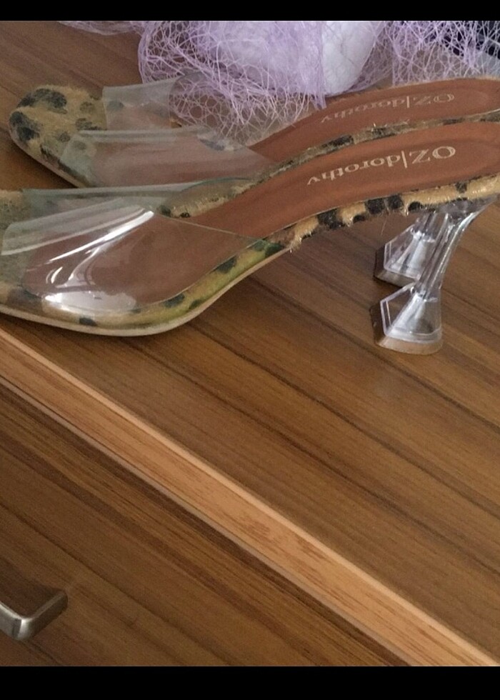 Şeffaf kadeh topuk terlik - Görsel 2