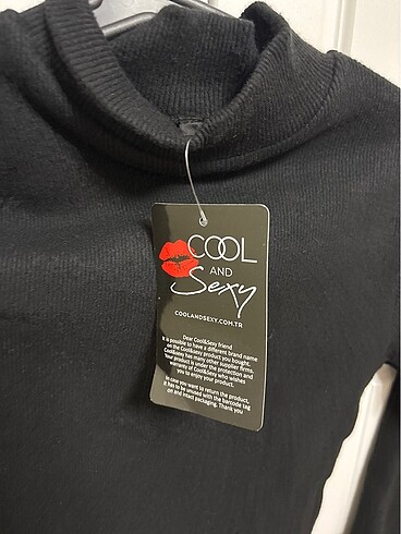 Siyah zincir detaylı  bluz - Görsel 3