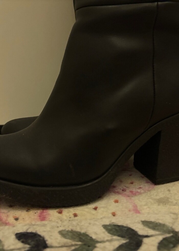 Kauçuk taban ve kalın topuk çizme - Görsel 2