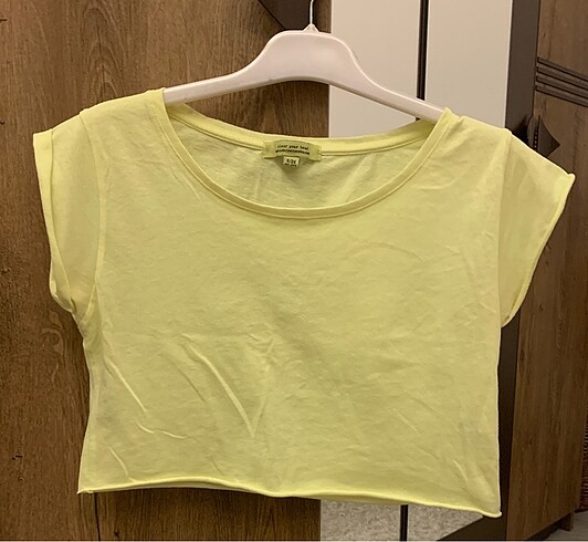 BERSHKA Crop Tshirt