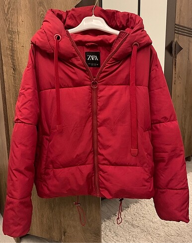 Zara Kapüşonlu Mont