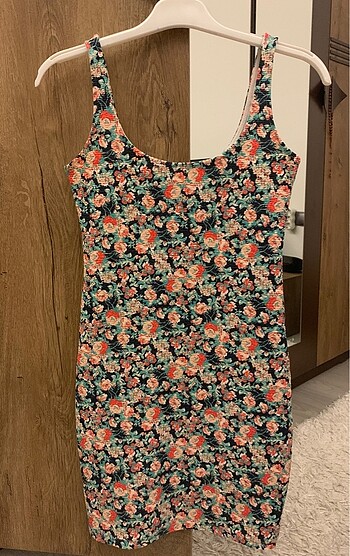 BERSHKA Çiçekli Elbise