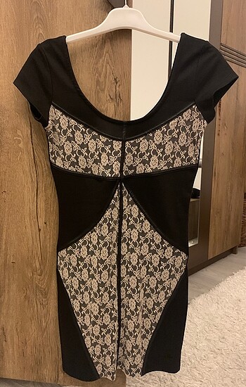 BERSHKA Dantel Detaylı Elbise