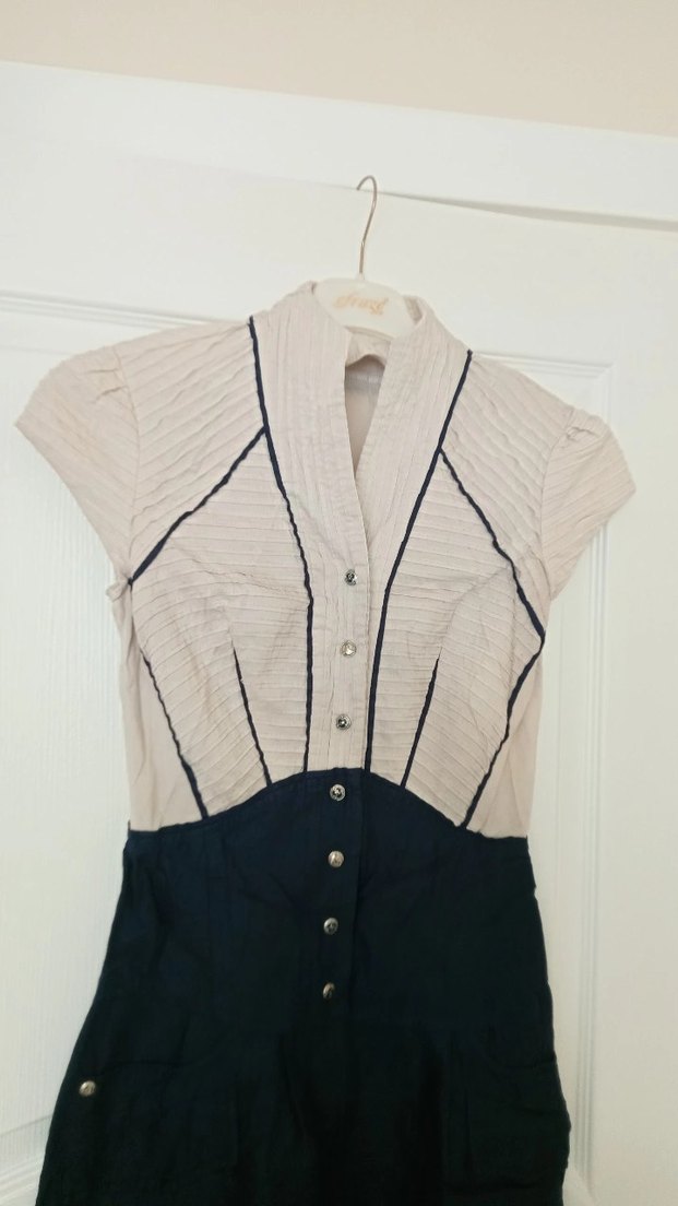 Bej-lacivert düğmeli s beden keten şort tulum - Görsel 3