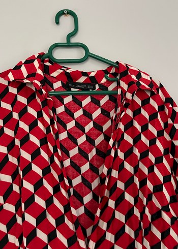 Kırmızı Desenli Düğmeli Kadın Gömlek - Görsel 2