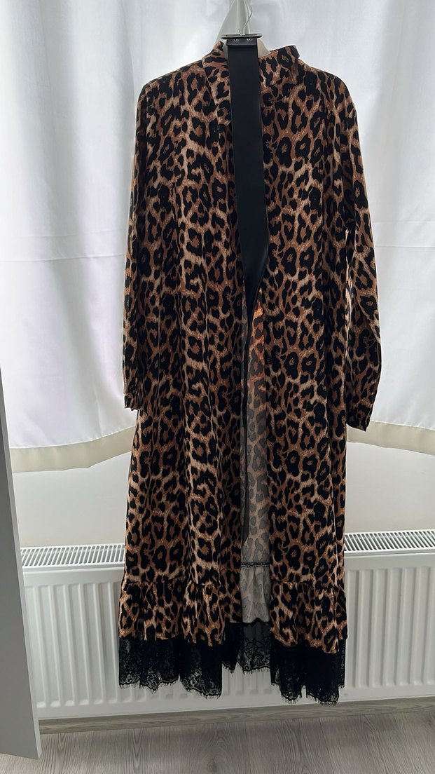 Leopar Desenli Uzun Kol Kemerli Elbise düğmeli elbise - Görsel 2