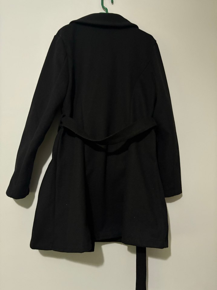 Çift Düğmeli Siyah Kaban - Görsel 4