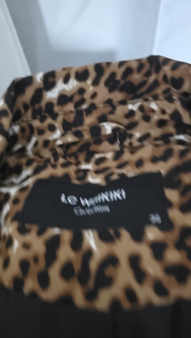 Leopar Desenli Kadın Kaban - Görsel 3