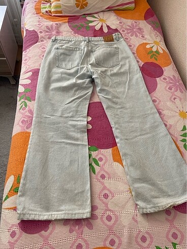 42 Beden stradivarius jean