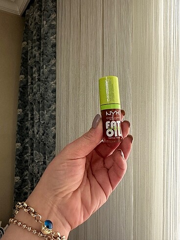 Nyx ruj oil