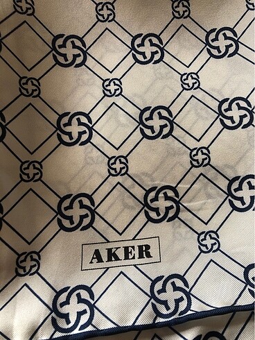 Aker ipek eşarp