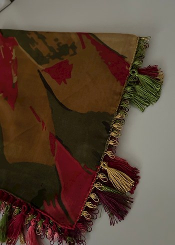 Püsküllü Çok Renkli Kadın Fular - Görsel 3