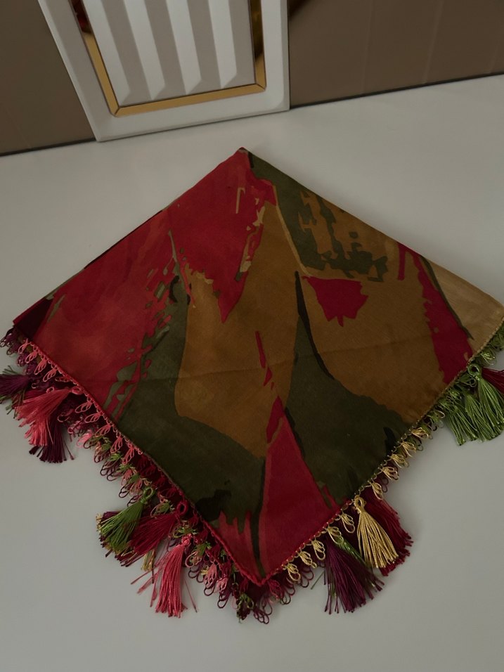 Püsküllü Çok Renkli Kadın Fular - Görsel 2