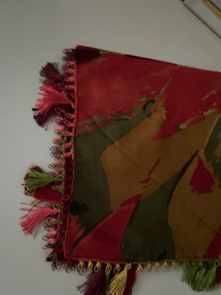 Püsküllü Çok Renkli Kadın Fular - Görsel 4